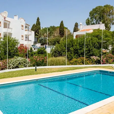 Apartment Charming Beachside W/ Pool By Lovelystay