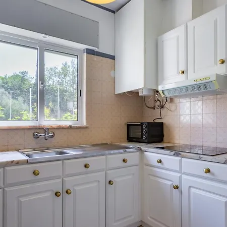 Charming Beachside W/ Pool By Lovelystay Apartment
