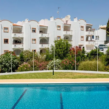 Apartment Charming Beachside W/ Pool By Lovelystay