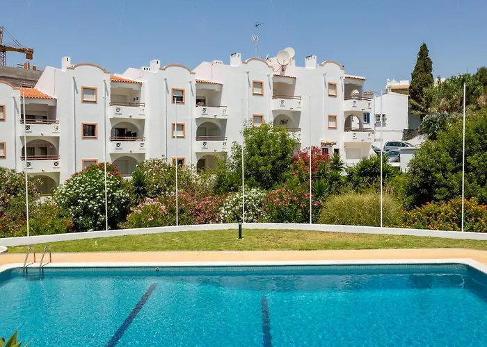 Appartamento Charming Beachside W/ Pool By Lovelystay