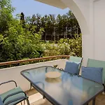 Charming Beachside W/ Pool By Lovelystay Apartmán *